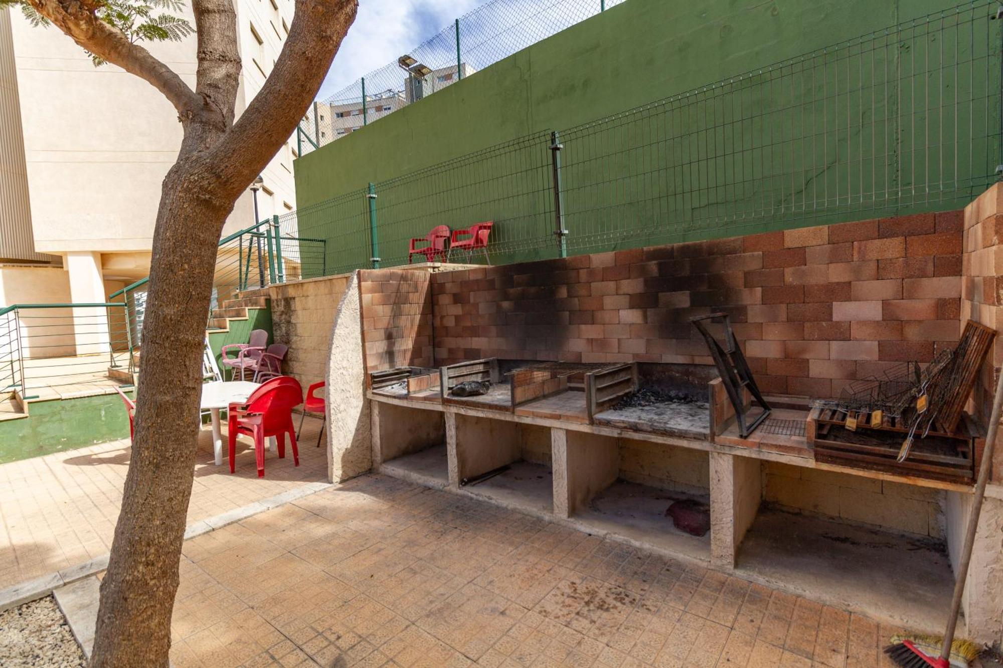 Apartment Vilapark With Pool, Free Parking, Terrace, Beach Μπένιντορμ Εξωτερικό φωτογραφία