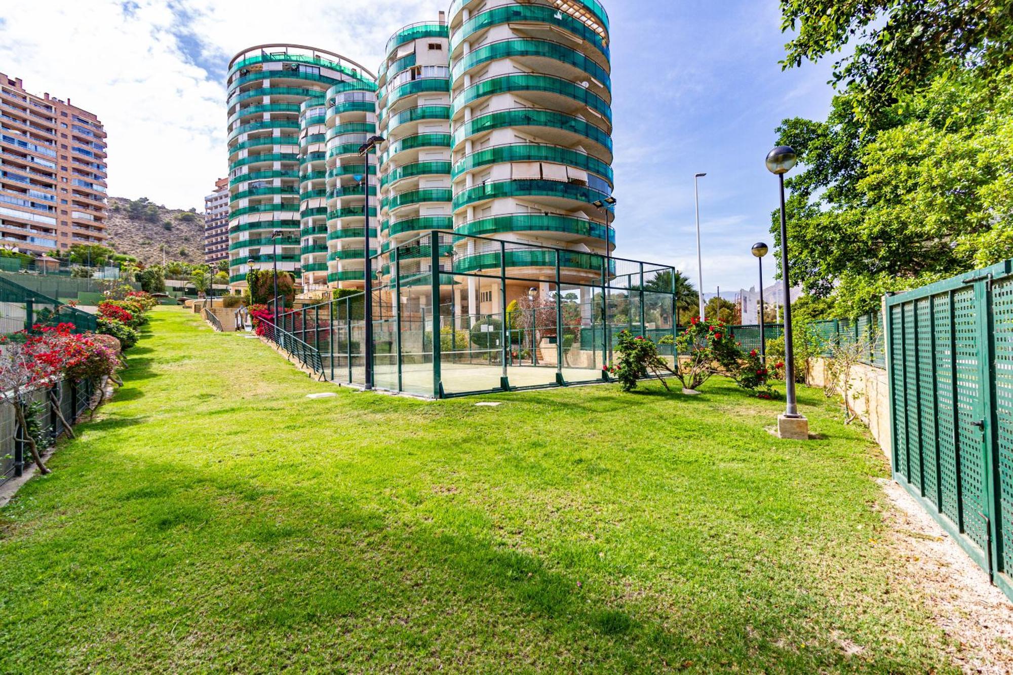 Apartment Vilapark With Pool, Free Parking, Terrace, Beach Μπένιντορμ Εξωτερικό φωτογραφία